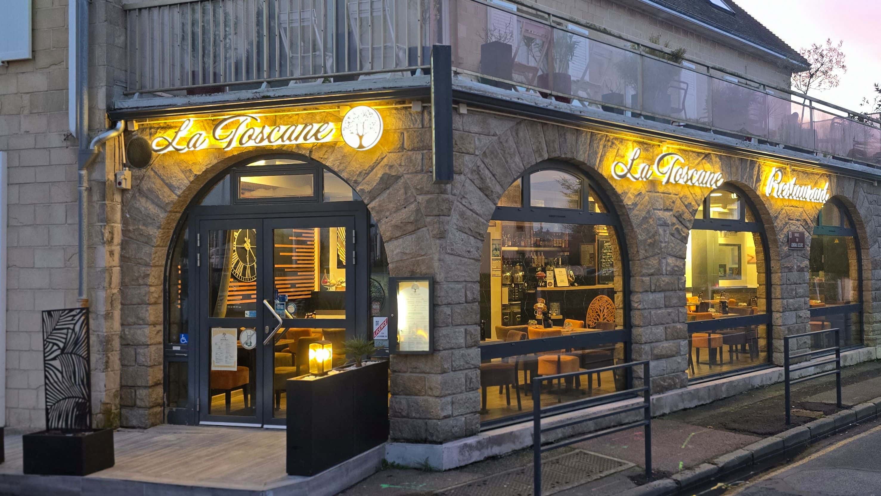 Façade de La Toscane, restaurant français près du phare de Ouistreham